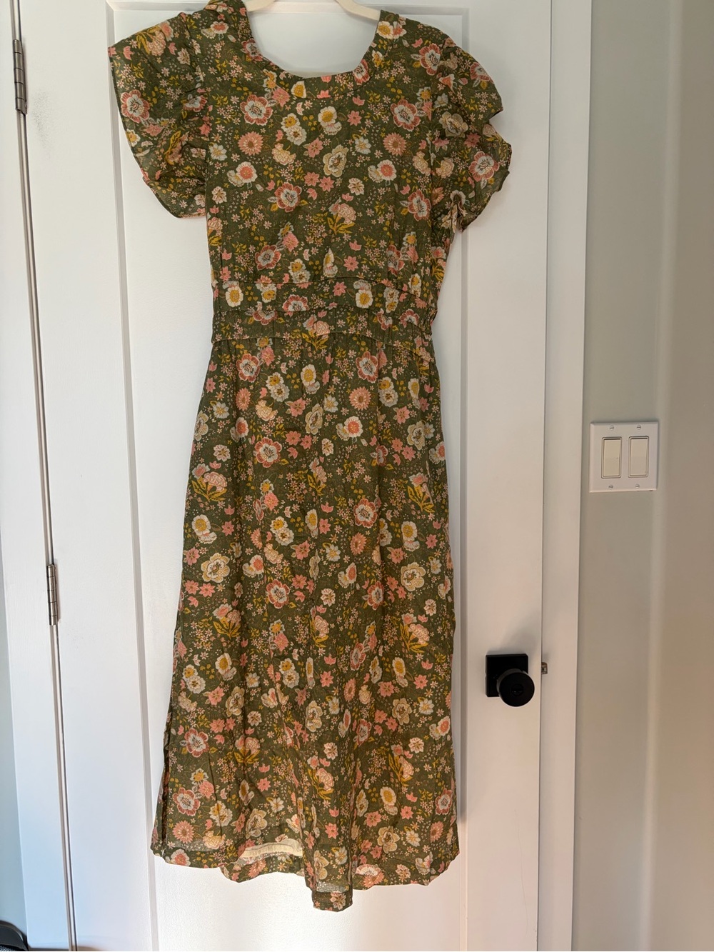 NWT Elan Olive Green Floral Midi Dress with Pink and Cream Blooms-med/large